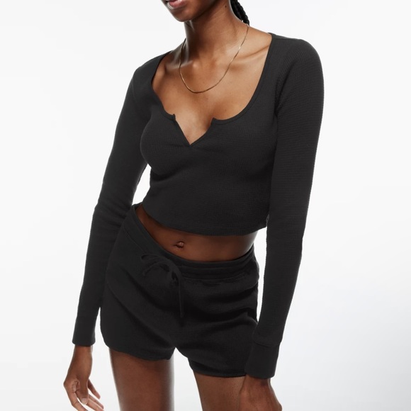 Aritzia Tna 
Waffle Scoopneck Longsleeve - Picture 2 of 5